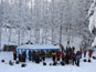 Vuoden 2010 pakkanen rokotti väkeä, mutta kyllä sitä silti riitti hyvin kisakeskuksena toimivan teltan punnitusjonoon. 